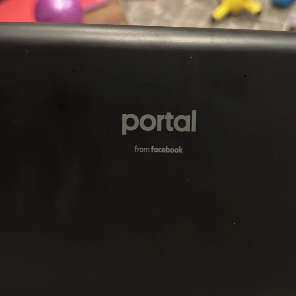Facebook Portal - Picture 3 of 3